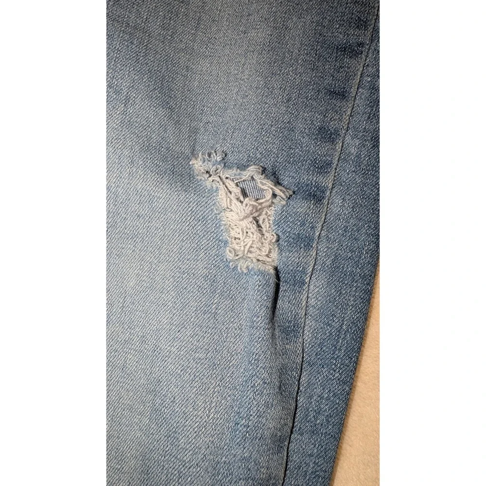 Levis 314 Shaping Straight Jeans Womens 32 Medium Wash Blue Distressed Denim